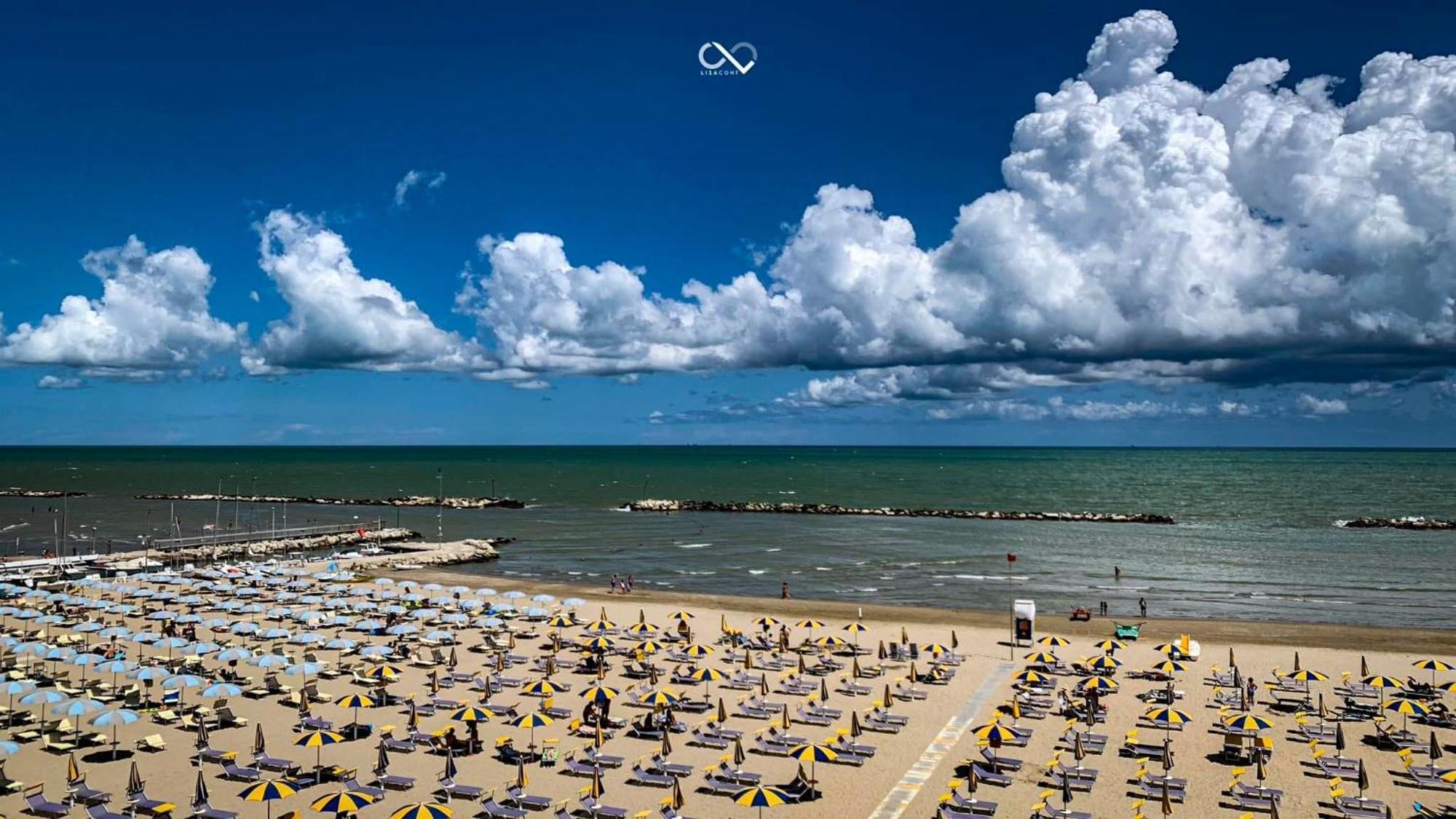Hotel Acquamarina Viserba Rimini Ngoại thất bức ảnh